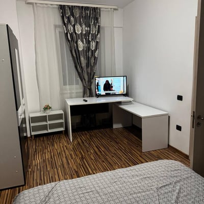 Alquiler de un cómodo apartamento de 2 habitaciones, 55 m², Constanța, Rumanía